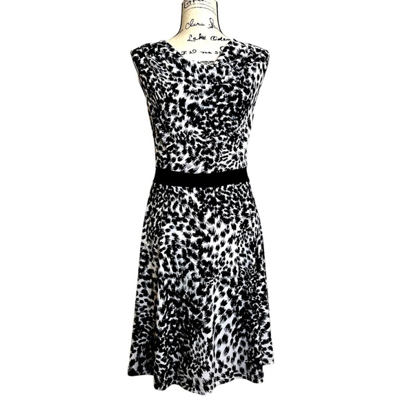 Vessos Cowl Neck Black White Animal Print Fit Flare Dress NWT Size M -Fits Small - Picture 2 of 12